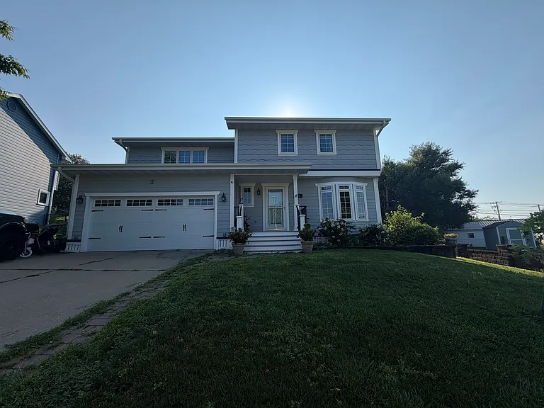315 Shetland Dr NW — Photo 1
