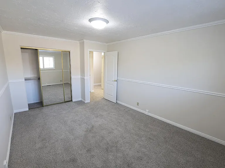 1656 E Ensign Cir — Photo 10
