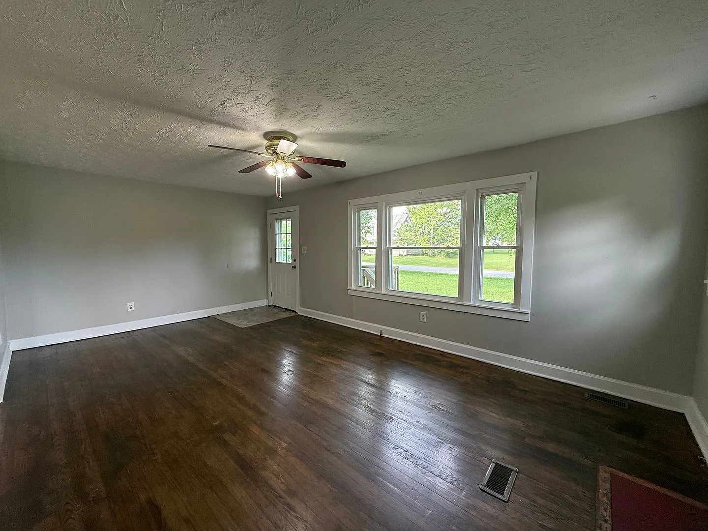3 Bedroom 1 Bathroom Home in Greene County, TN — Photo 4