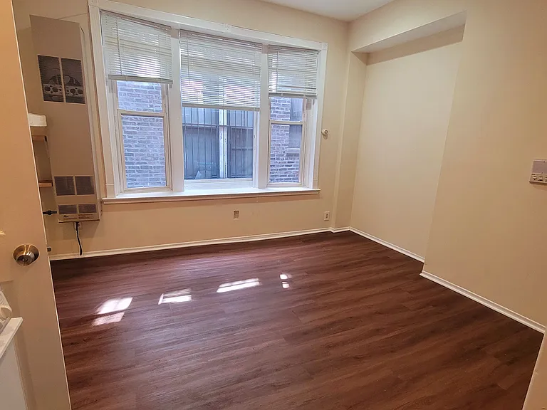 3150 W Cermak Rd #2 — Photo 6