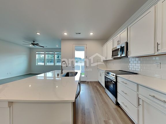 4th image of 5132 Turnstone St SE