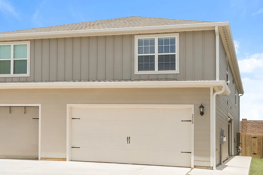 4 bed, 2.5 bath, 1722 sqft, $1,735 — Photo 4