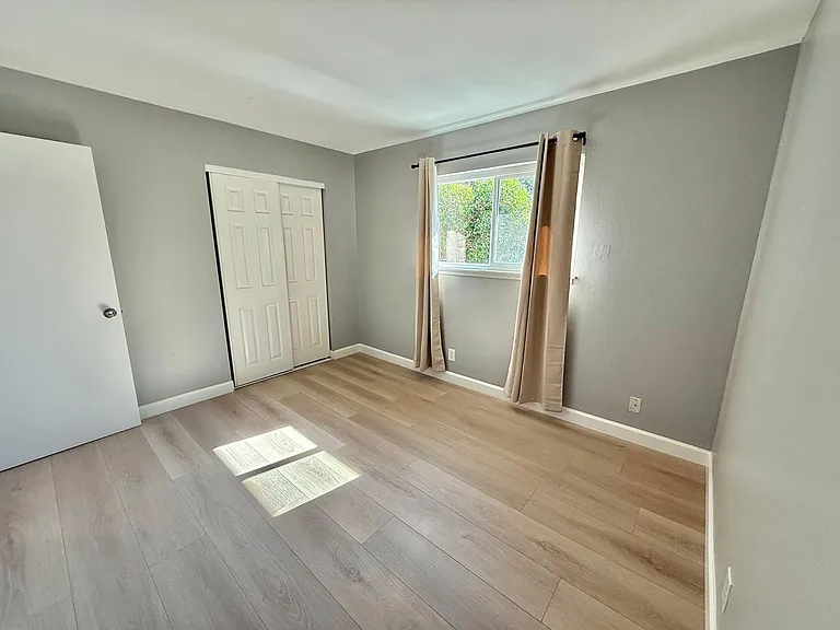 8001 Church St — Photo 12