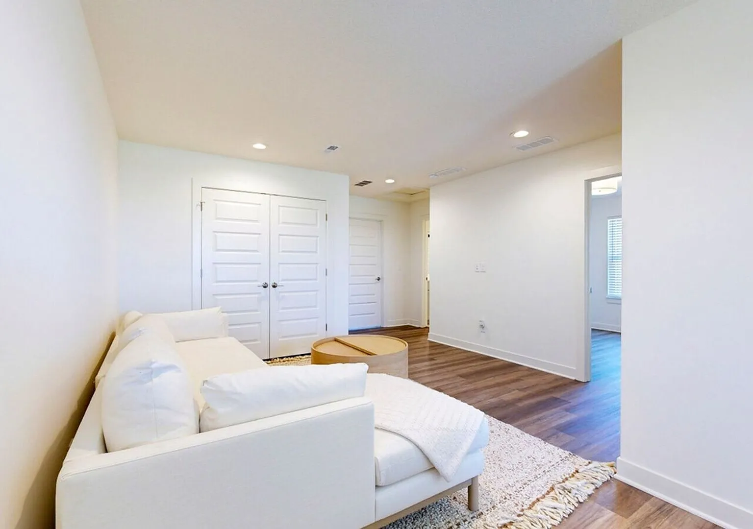 4 Bedroom 3.5 Bath Home Available Now in Spring Hill! — Photo 4