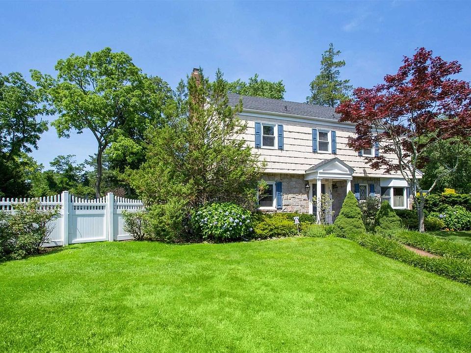 1st image of 158 Schenck Cir