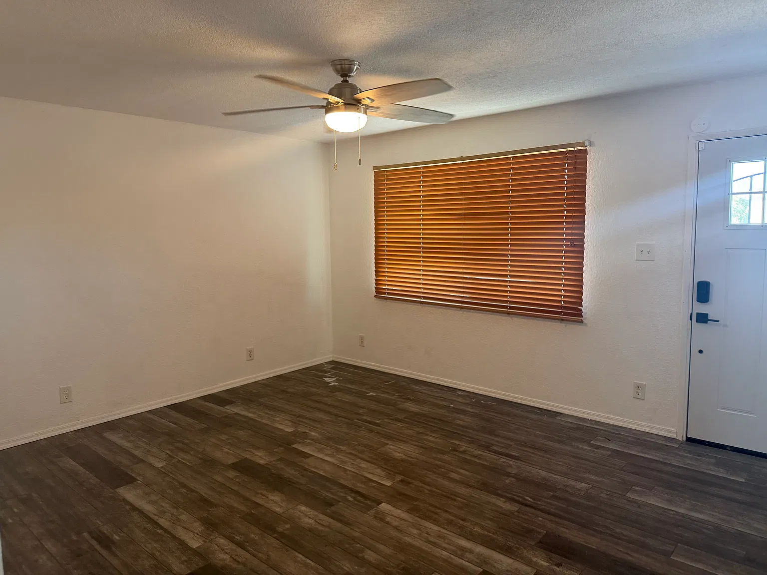 3 bed, 1325 sqft, $2,250 — Photo 2