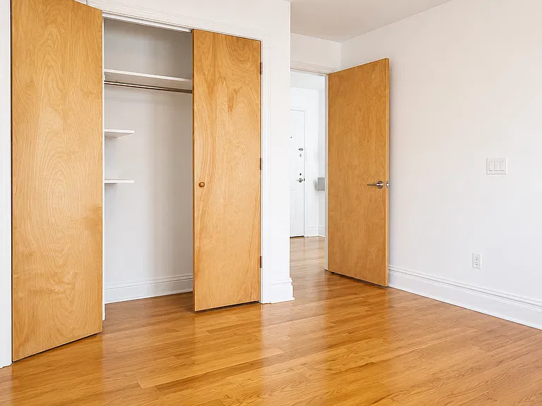 150 S 1st St #3C — Photo 8