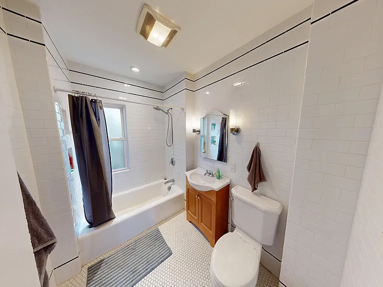 1 Woodstock Ave #A — Photo 11