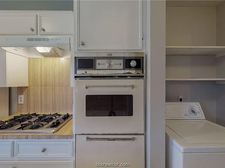 1107 Braeswood Dr — Photo 7