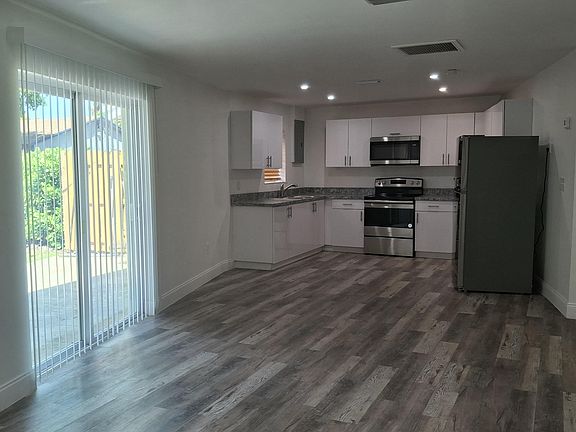 4th image of 1097 Wilkinson Rd #B