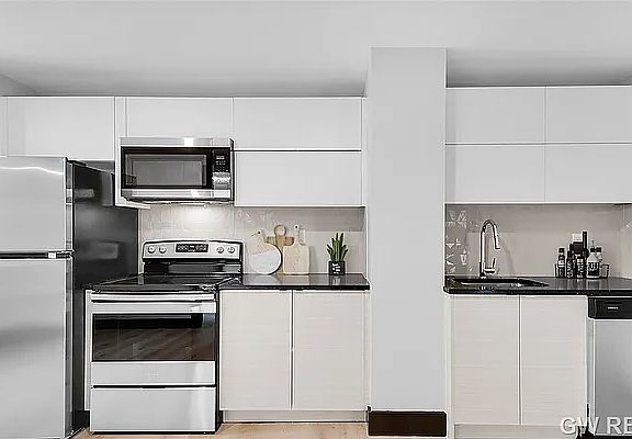 4th image of 92 Linden Blvd #7D