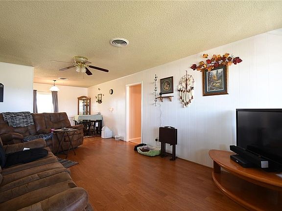 5th image of 135 Parks Dr