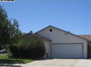 712 Curlew Rd, Livermore, CA 94551