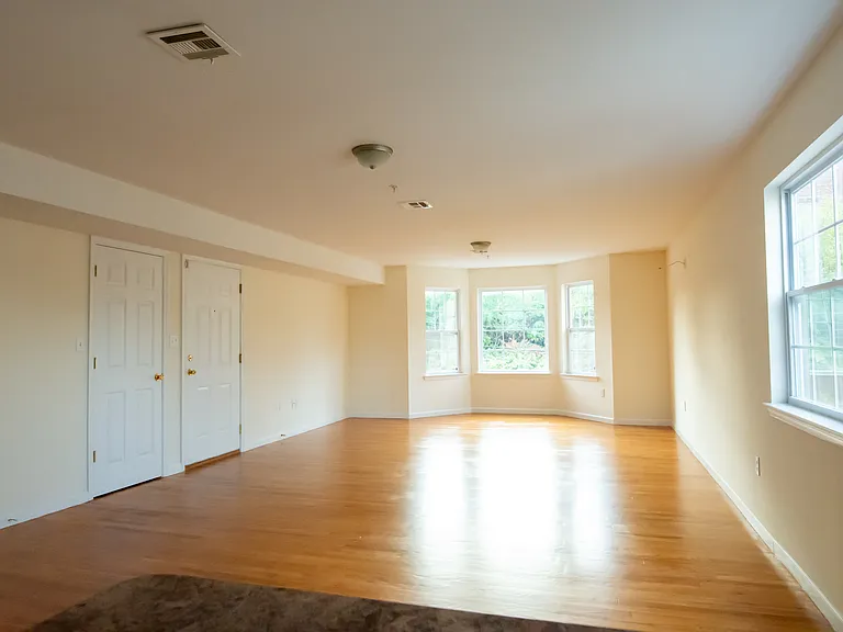 5-9 Marion Pl #3 — Photo 12