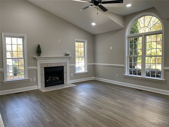 3rd image of 9725 Fernleigh Dr