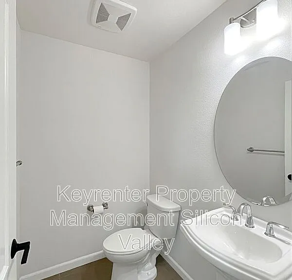 638 Cedarville Ln — Photo 10
