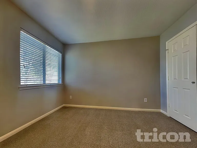 2011 Rycroft Dr — Photo 10