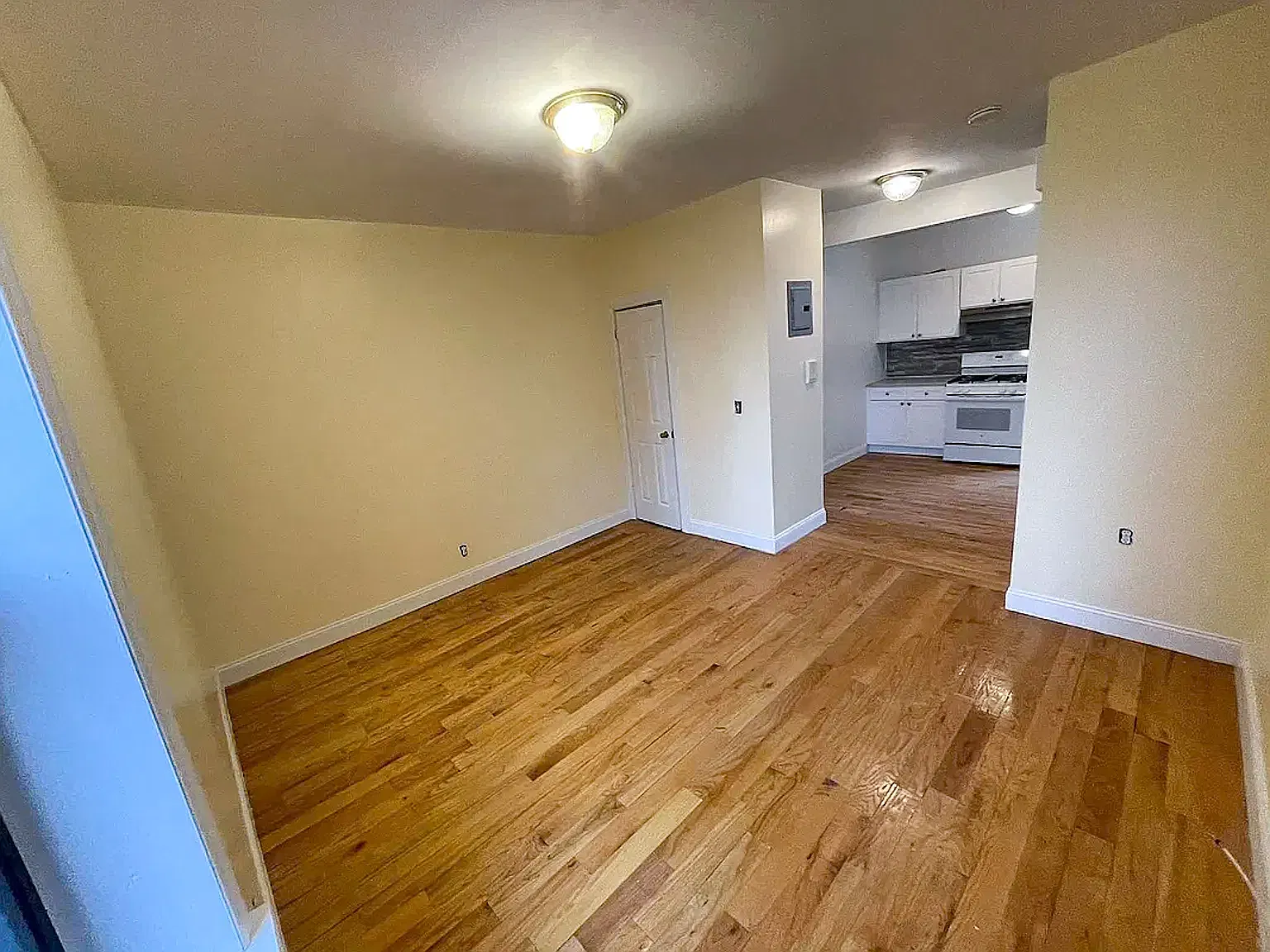 5115 13th Avenue — Photo 2