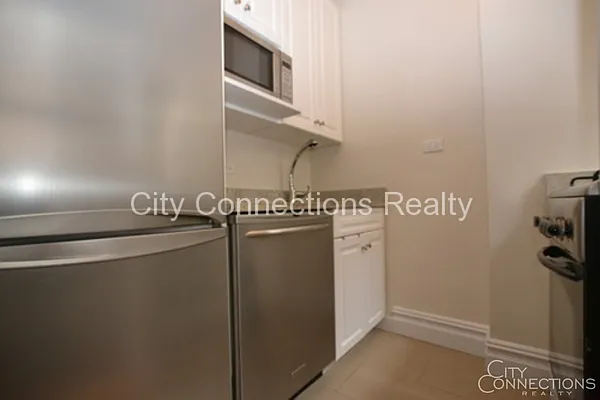 Rented by City Connections Realty | media 6