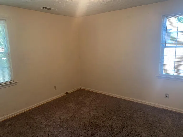 2354 Banks Ave — Photo 10