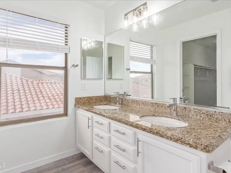 9329 W Highland Ave — Photo 8
