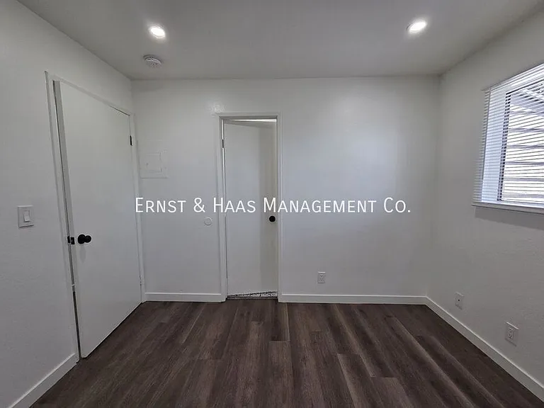 6673 Hammond Ave #G — Photo 17