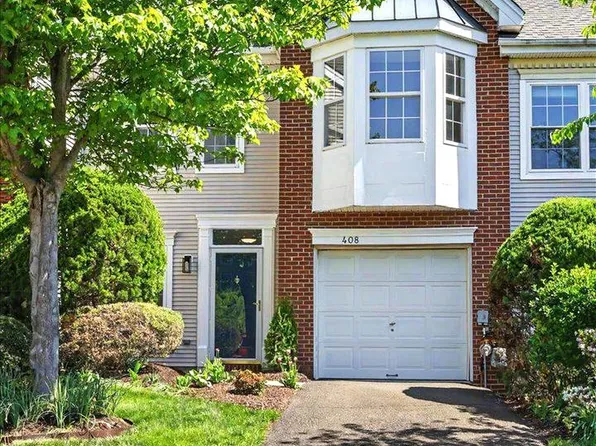 408 Aqueduct Dr, North Wales, PA 19454