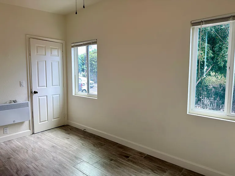 523 N Citrus Ave — Photo 15