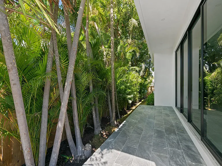 1401 NE 16th Ave — Photo 34
