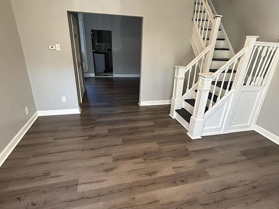 3rd image of 5807 Master St