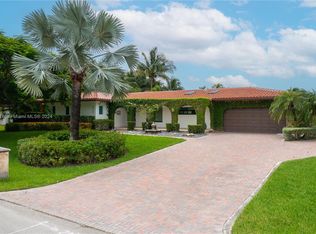 8740 SW 181st Ter, Palmetto Bay, FL 33157