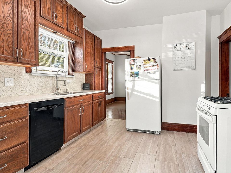515 Adams St, photo 17