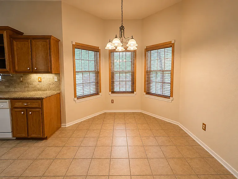 2705 Jasmine Ln — Photo 7