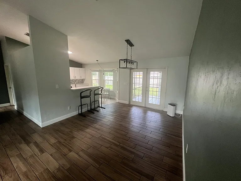 4617 NW 21st St — Photo 5