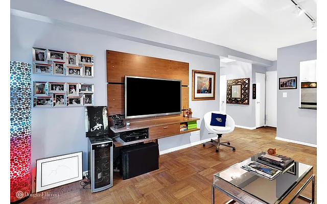 Sold by Douglas Elliman | media 14