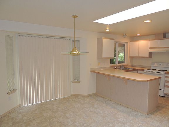 4th image of 21208 123rd Street Ct E #21210