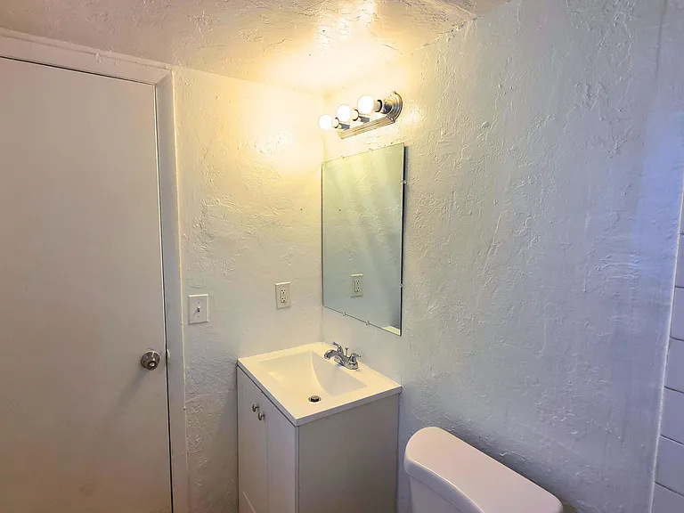 225 S B St #3 — Photo 10
