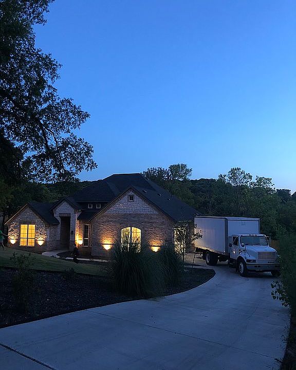 1st image of 1724 Knob Hill Ct