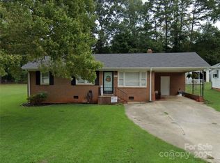 2067 Lithia Springs Rd, Lincolnton, NC 28092