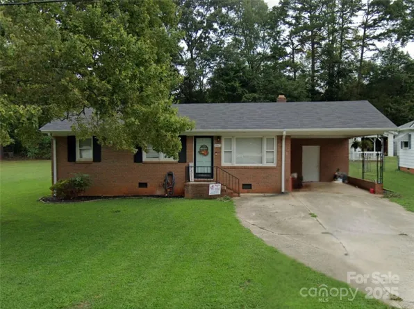 2067 Lithia Springs Rd, Lincolnton, NC 28092
