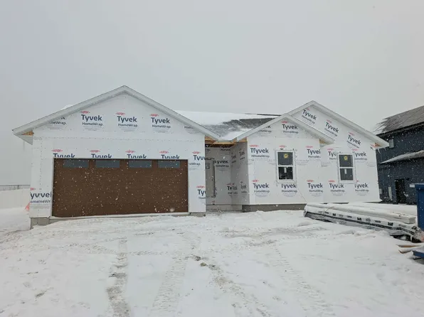 553 Massman Dr, Decorah, IA 52101