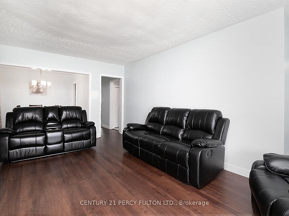 5th image of 12 Northwood Cres