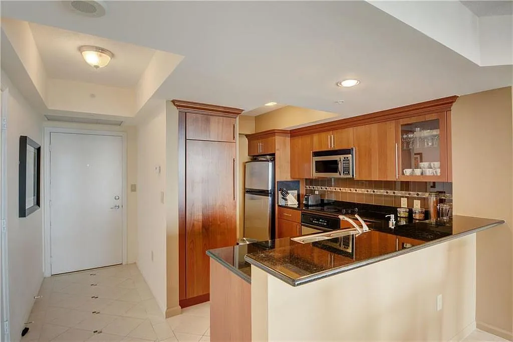 2 bed, 2.0 bath, 1236 sqft, $3,850 — Photo 4