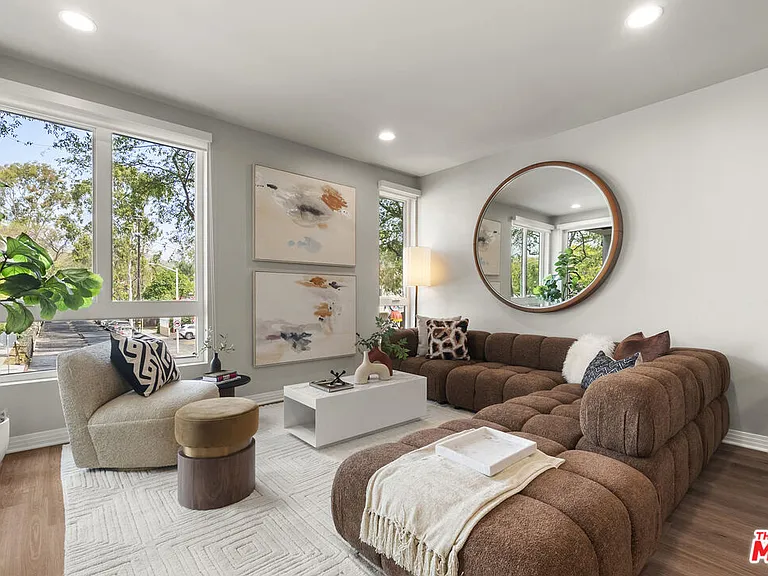 7428 Santa Monica Blvd #308 — Photo 13