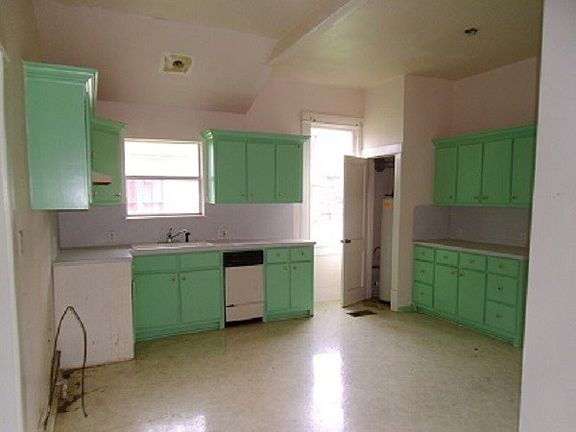 5th image of 701 Olive St