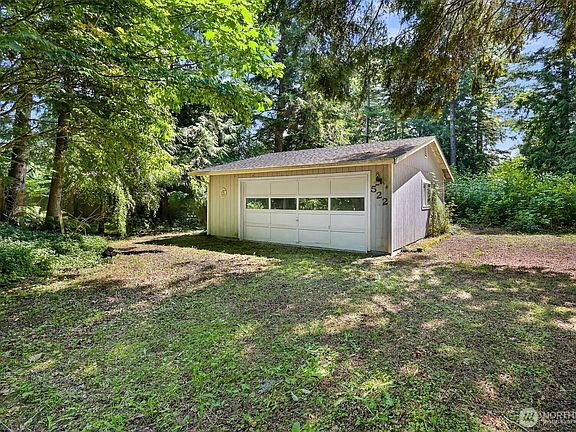 3rd image of 522 Sprague Valley Drive