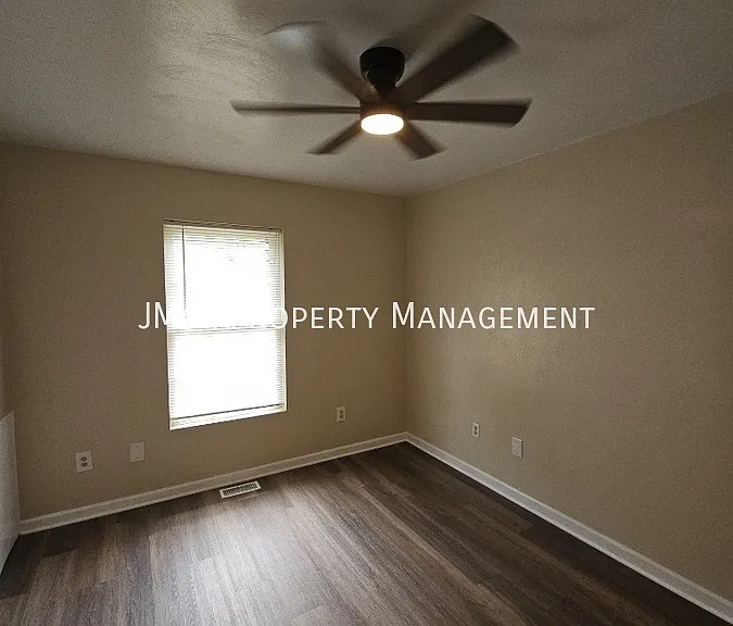 1816 Bennington St SE — Photo 8