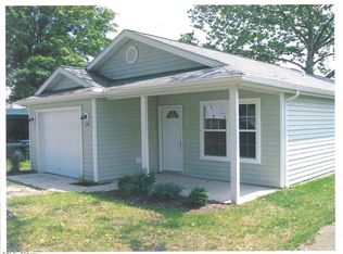 291 Elberta Dr, Vermilion, OH 44089