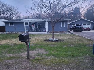 589 W Ridge Dr, Sanford, MI 48657