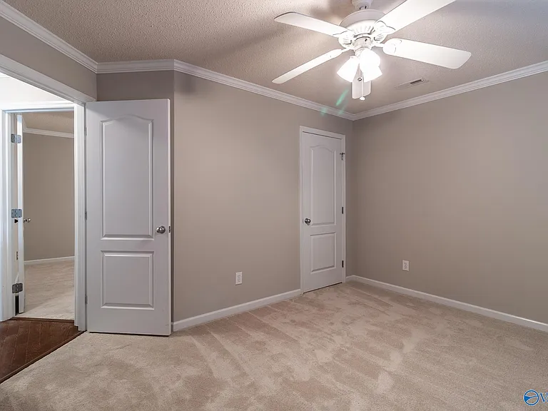 124 Wittington Ln — Photo 15